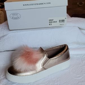 Steve Madden Great Rose Gold faux fur pom …
